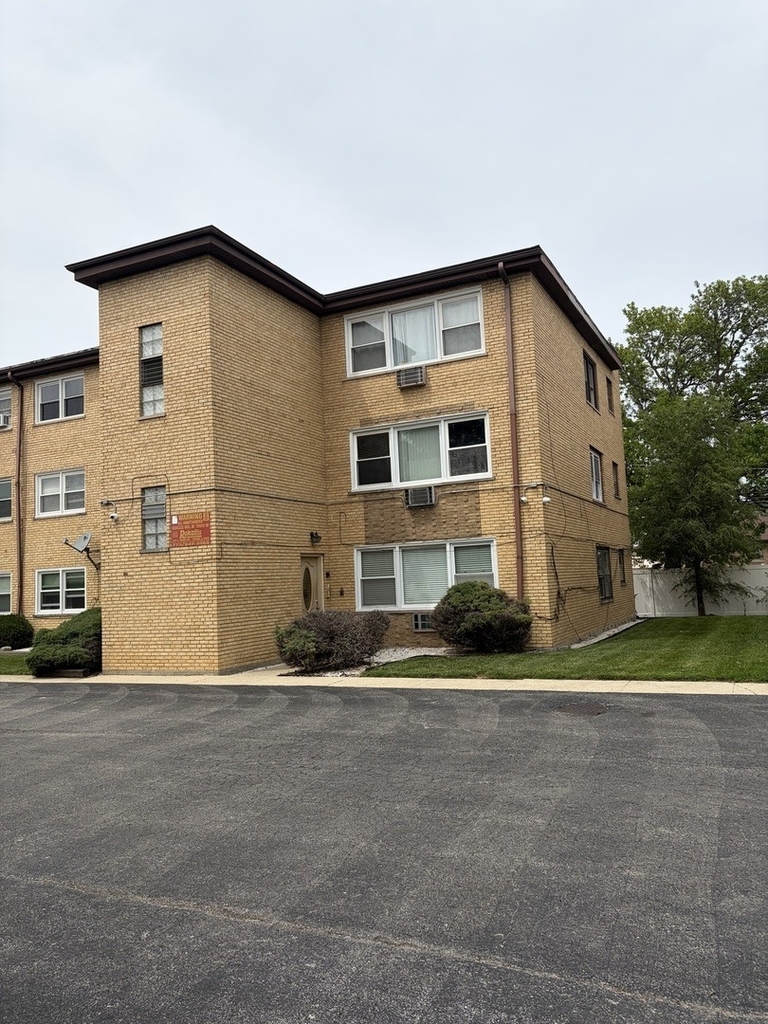 10739 S Pulaski Road - Photo 0