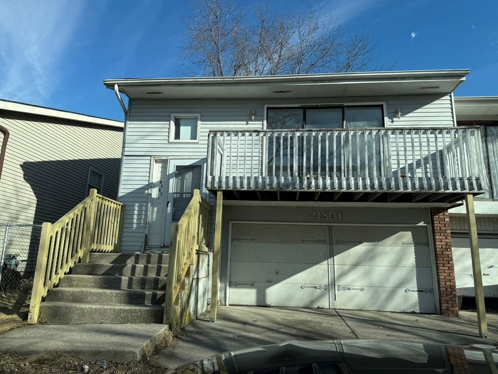 21801 Peterson Avenue - Photo 0