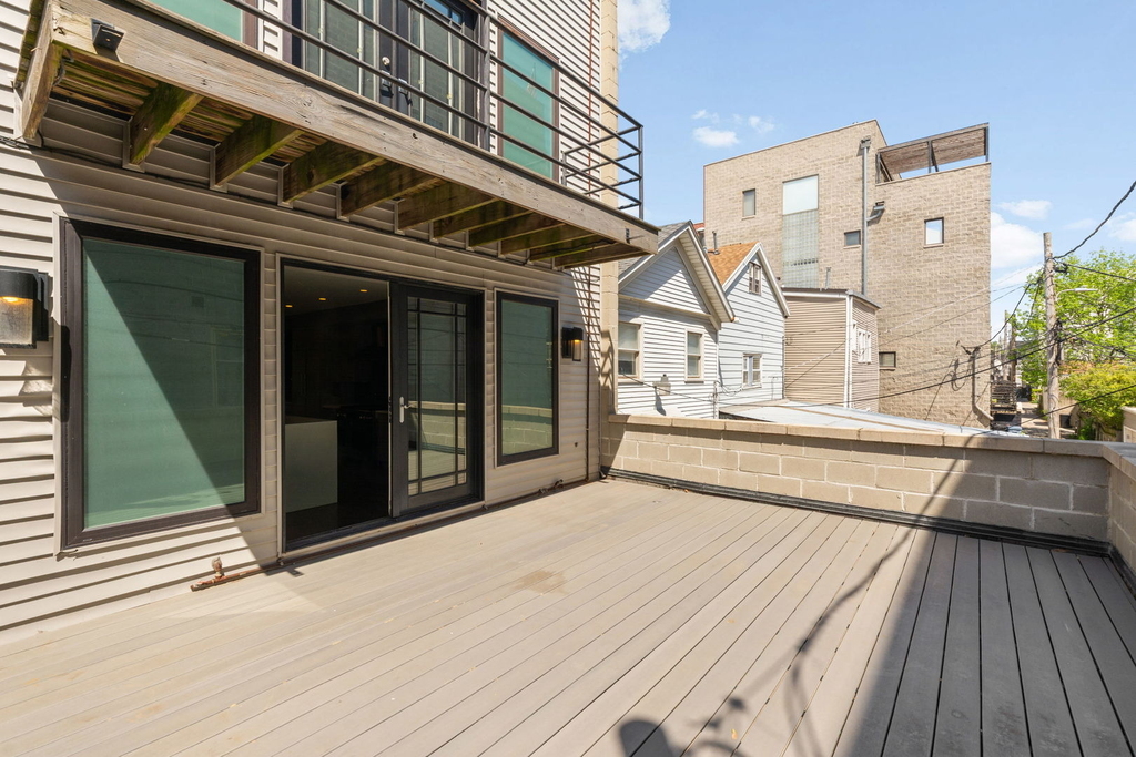 1657 W Erie Street - Photo 10