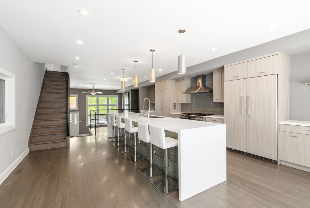 1657 W Erie Street - Photo 8