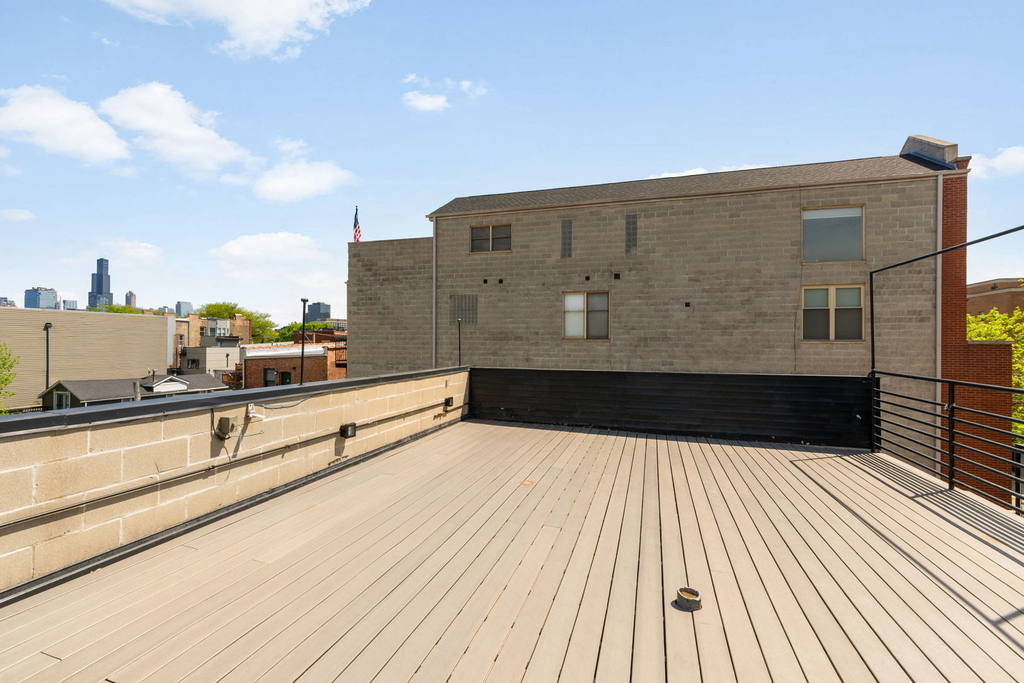1657 W Erie Street - Photo 29