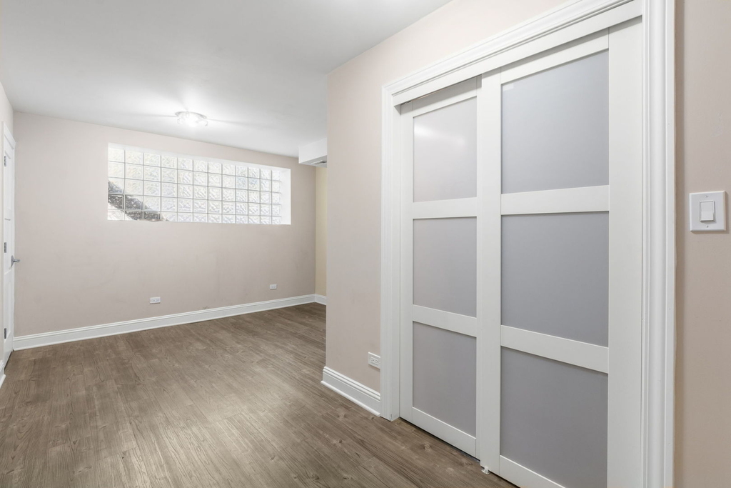 1657 W Erie Street - Photo 14