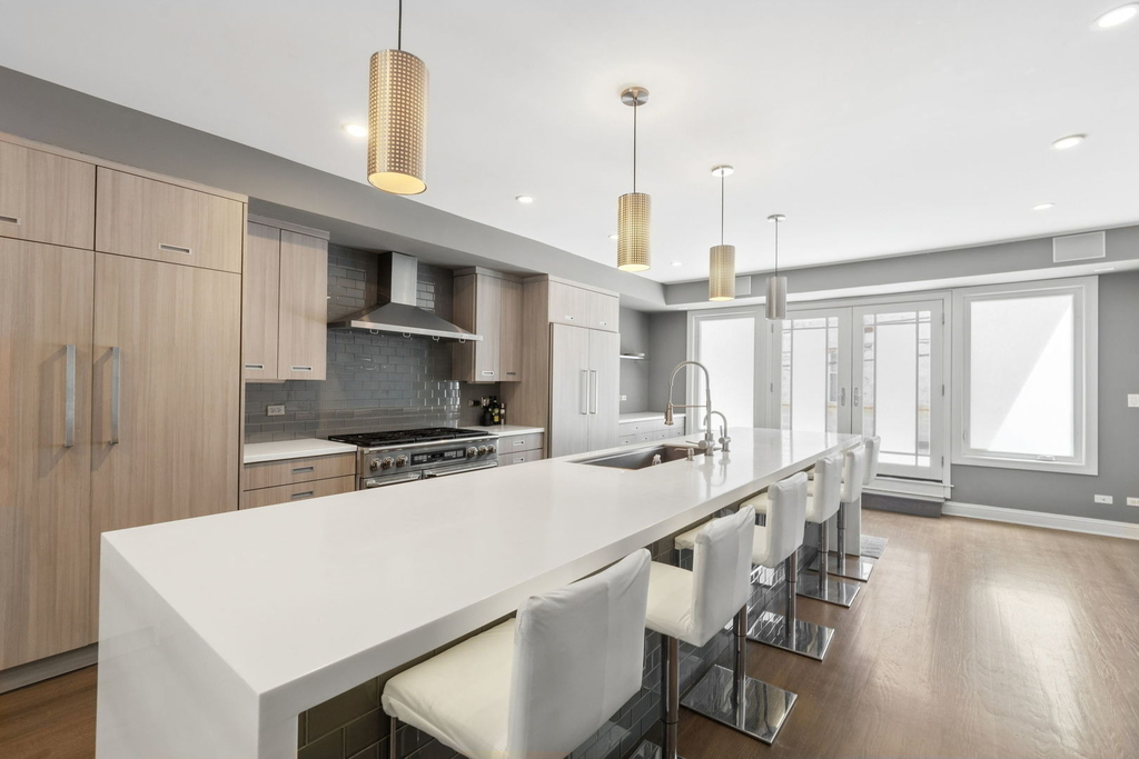 1657 W Erie Street - Photo 6
