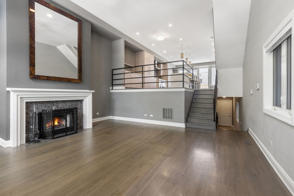 1657 W Erie Street - Photo 4