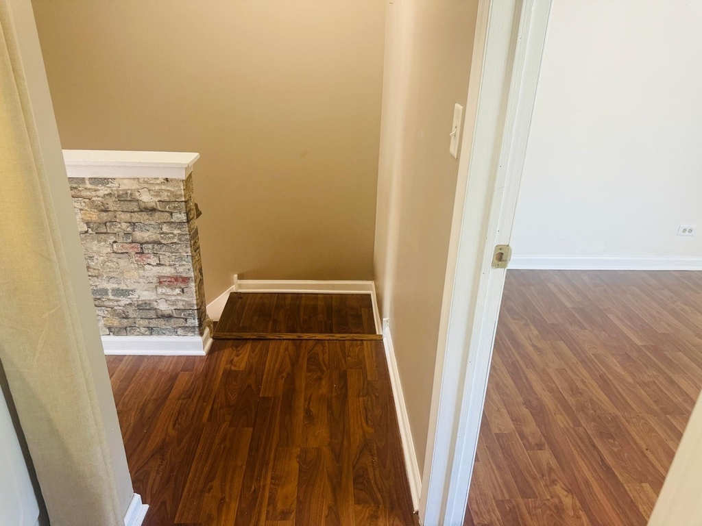 2454 Devonshire Court - Photo 8