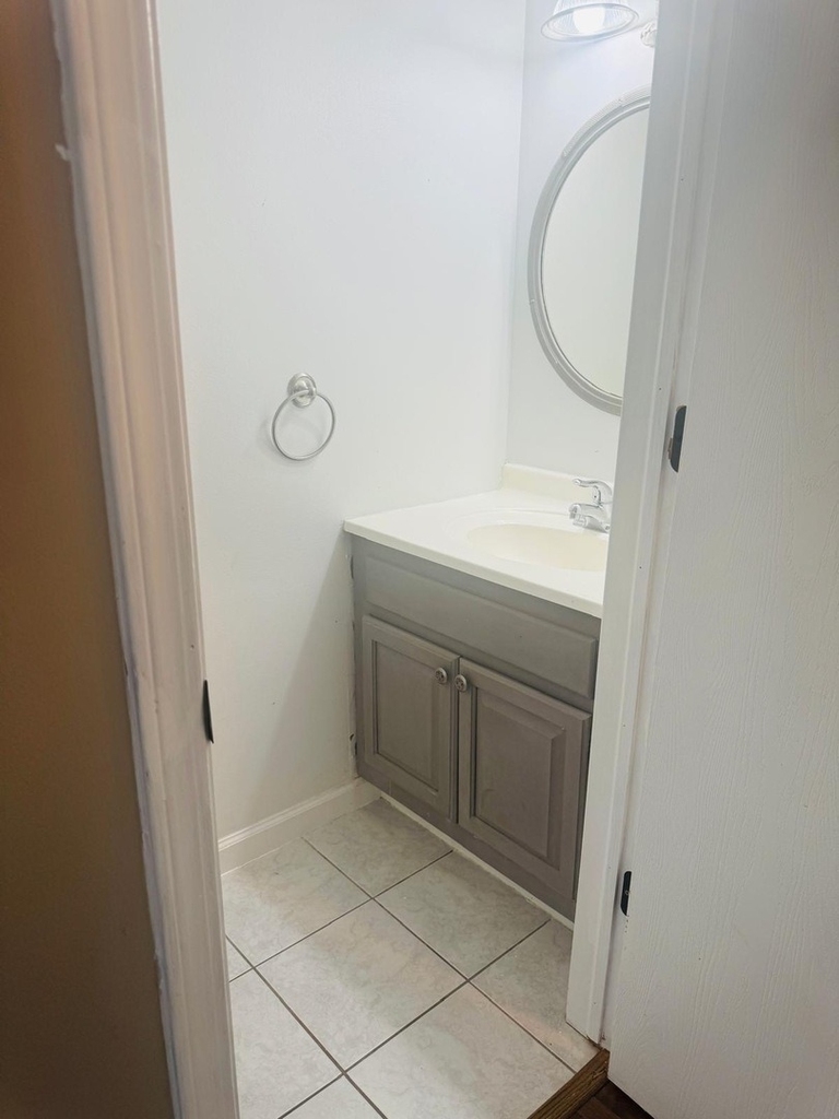 2454 Devonshire Court - Photo 5