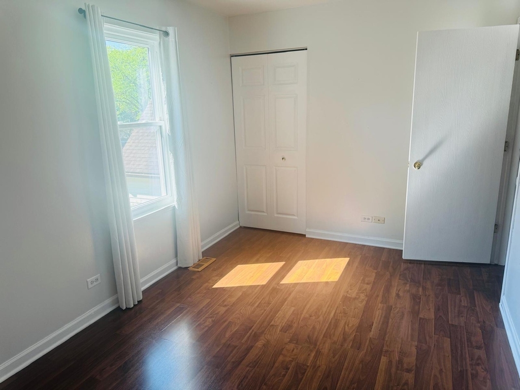 2454 Devonshire Court - Photo 11