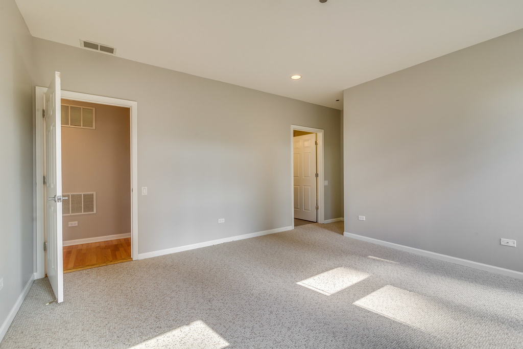 33 W Huron Street - Photo 13