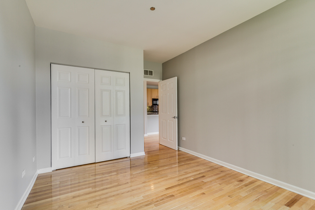 33 W Huron Street - Photo 18