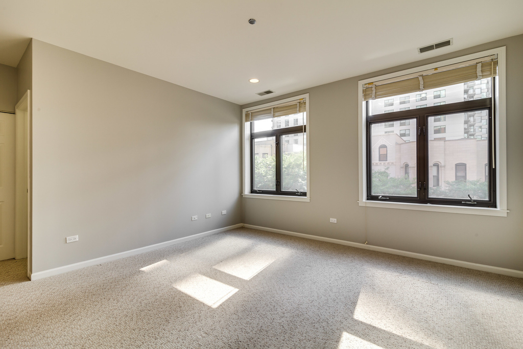 33 W Huron Street - Photo 12