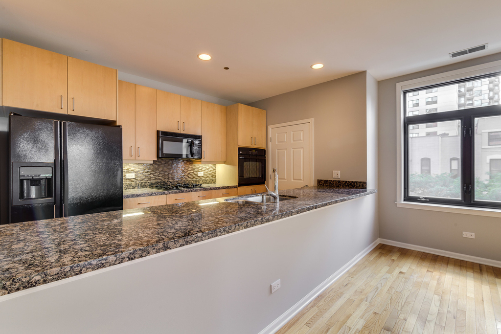 33 W Huron Street - Photo 7