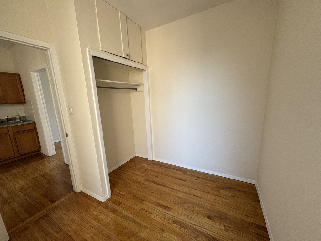 24-35 Steinway Street - Photo 5