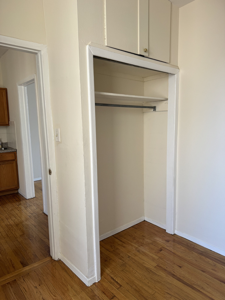 24-35 Steinway Street - Photo 6