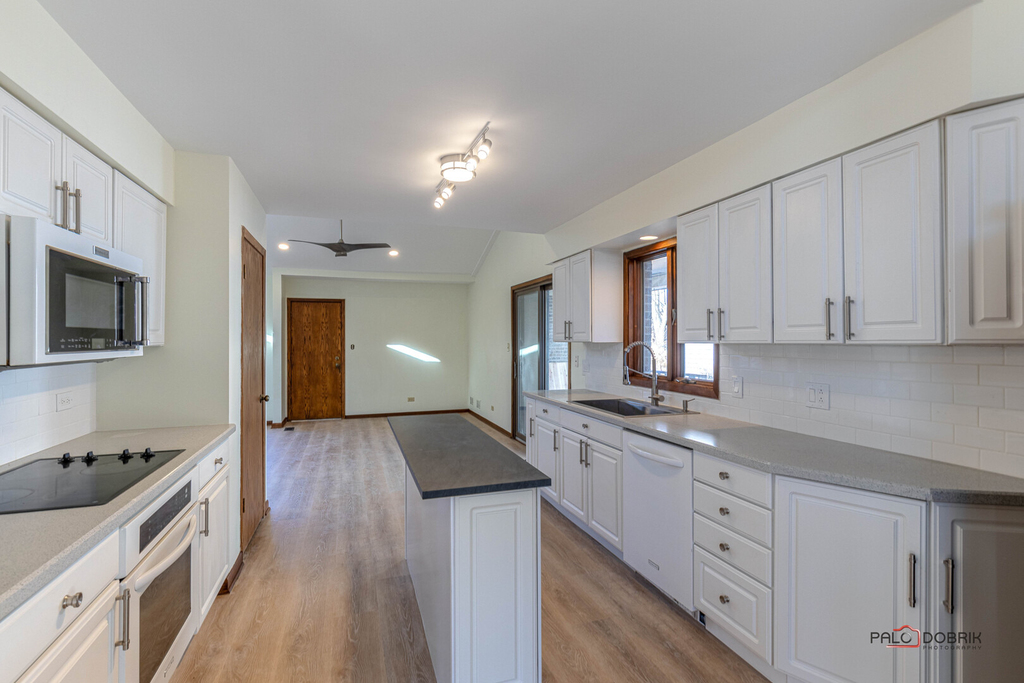 2450 Chas Drive - Photo 9