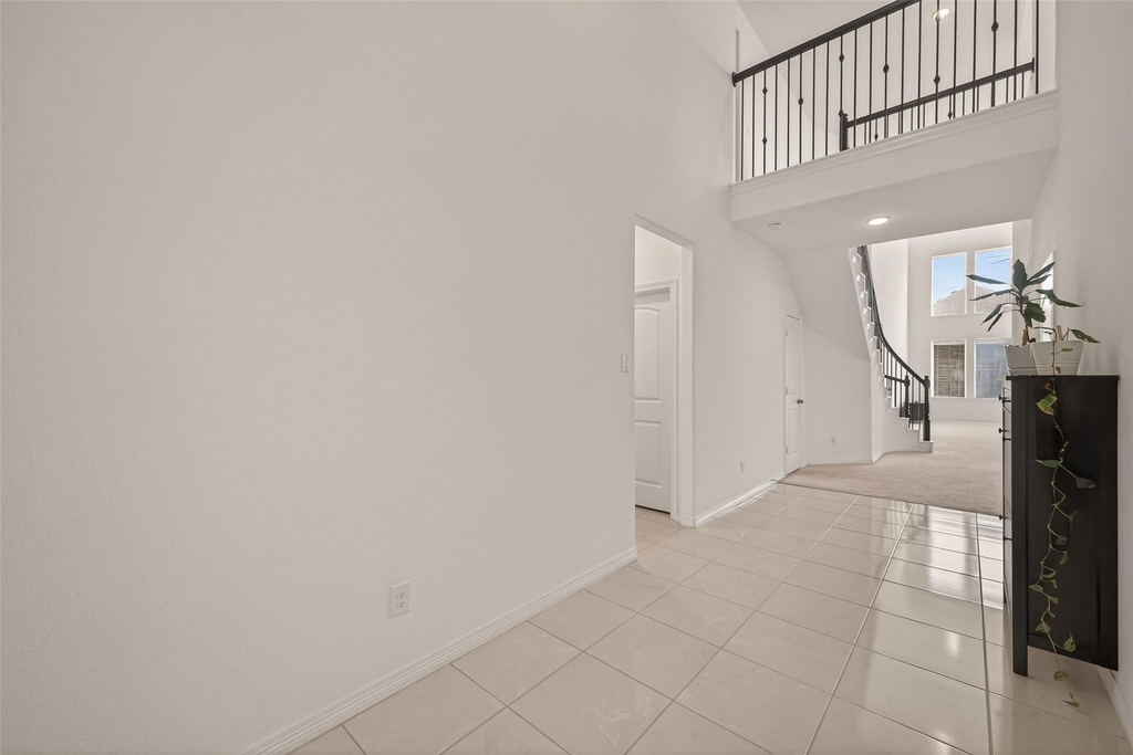 1006 Grey Dusk Court - Photo 5