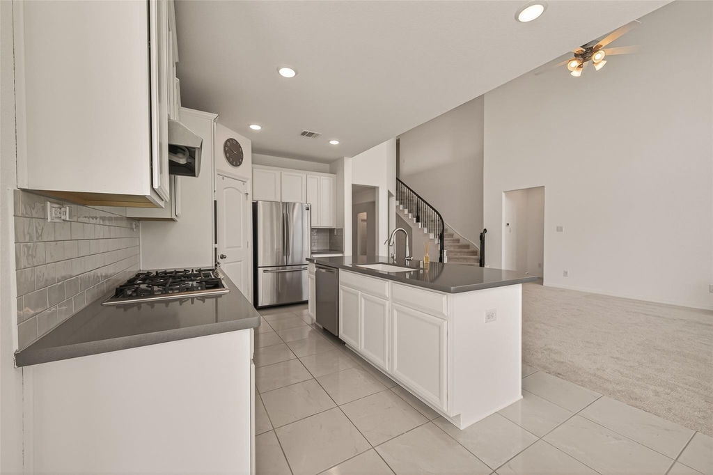 1006 Grey Dusk Court - Photo 15