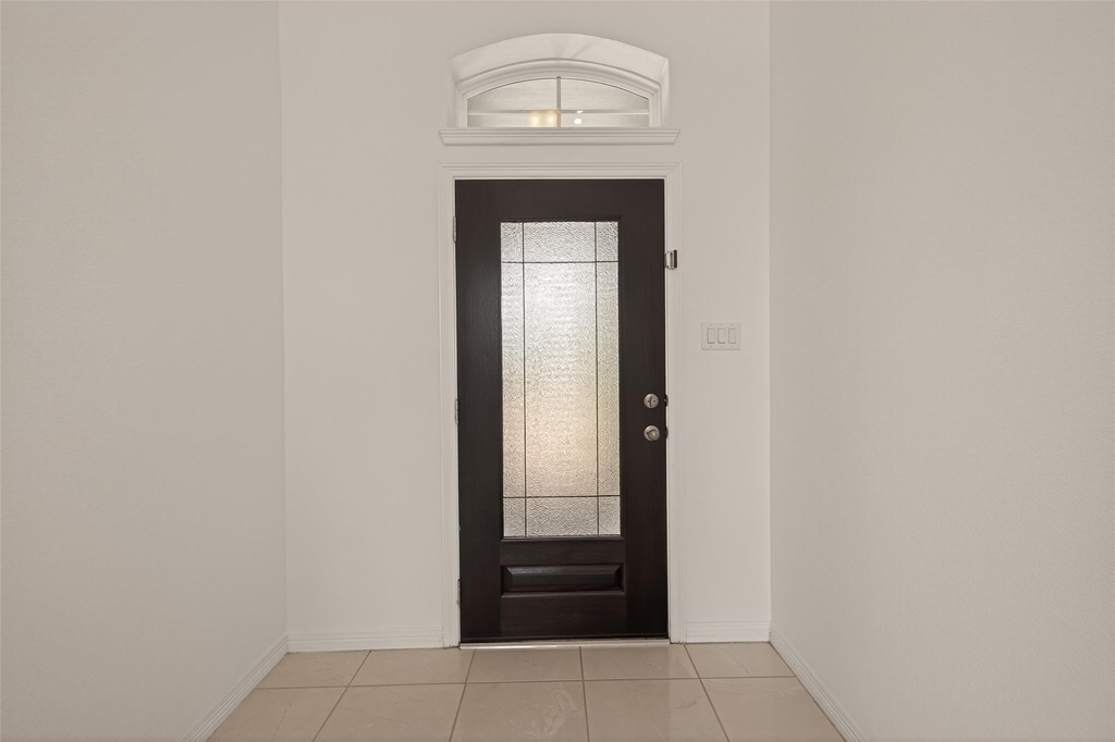 1006 Grey Dusk Court - Photo 4