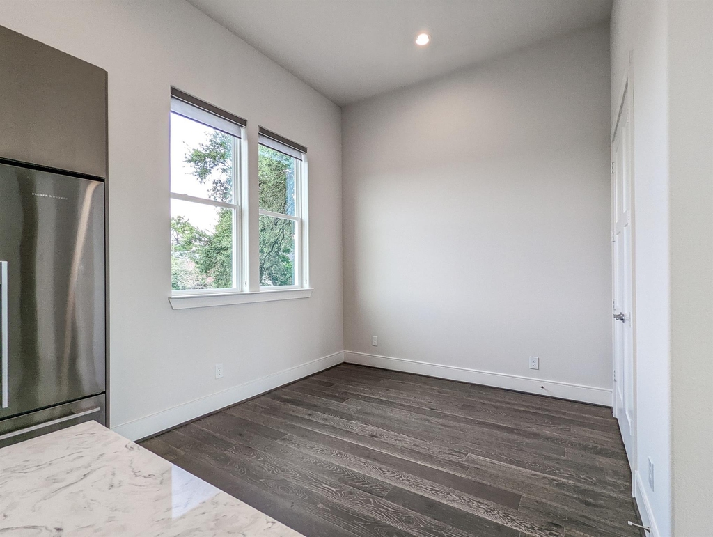 2414 Canal Street - Photo 13