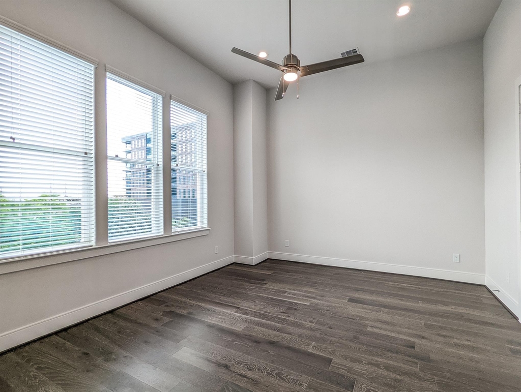 2414 Canal Street - Photo 18