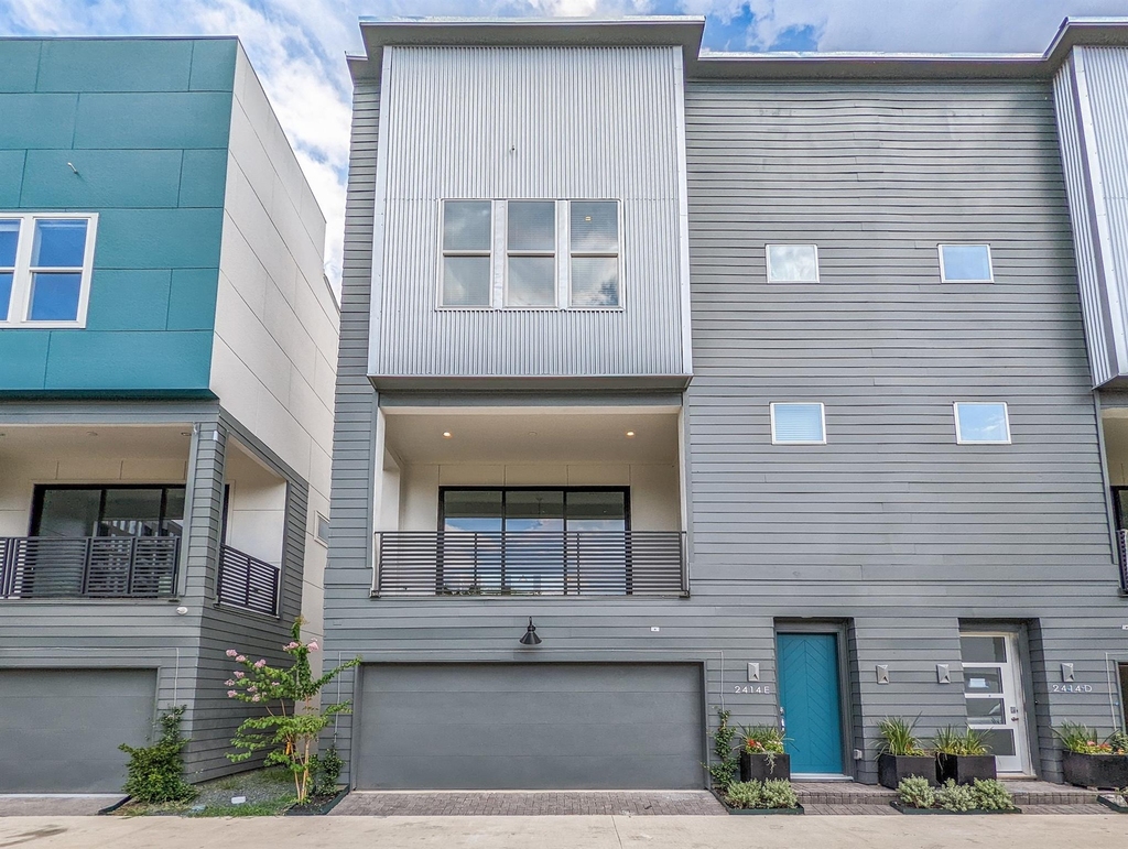 2414 Canal Street - Photo 0