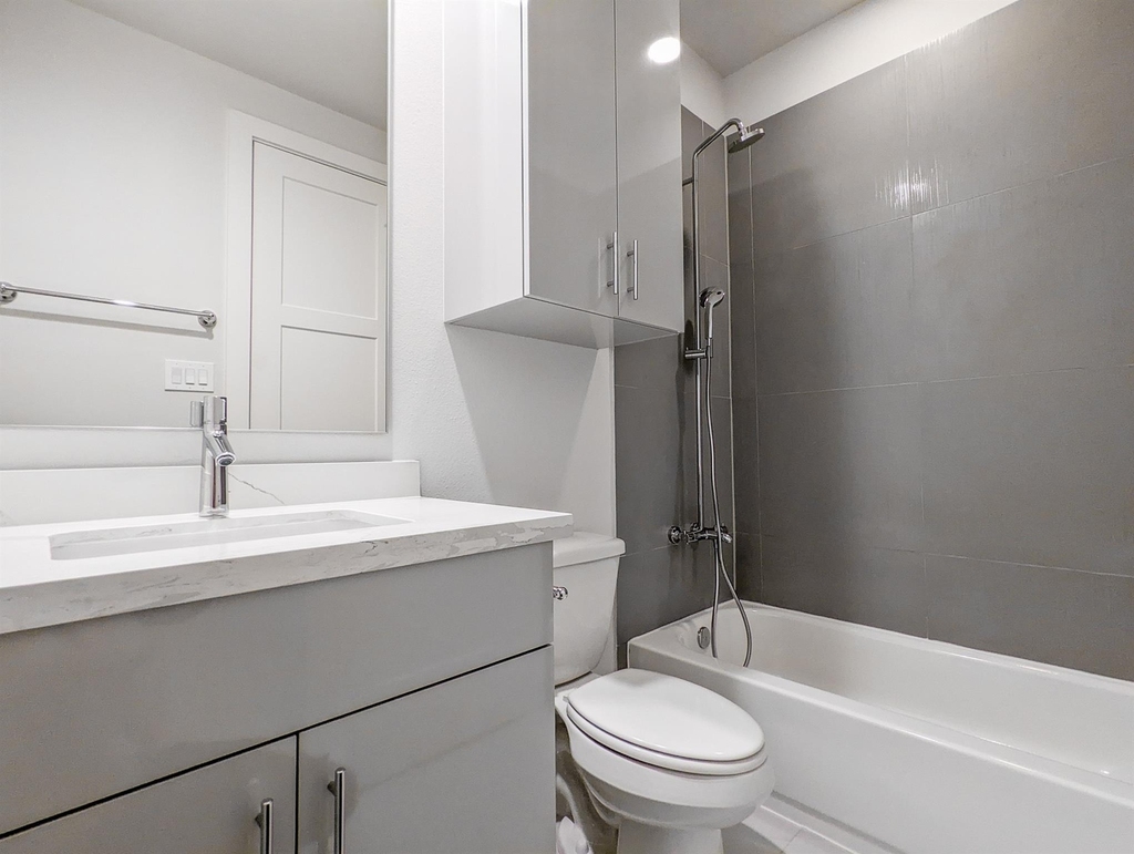 2414 Canal Street - Photo 32