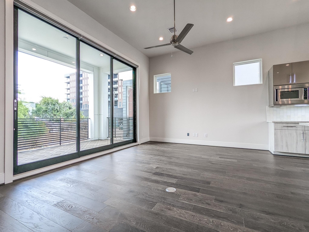 2414 Canal Street - Photo 10