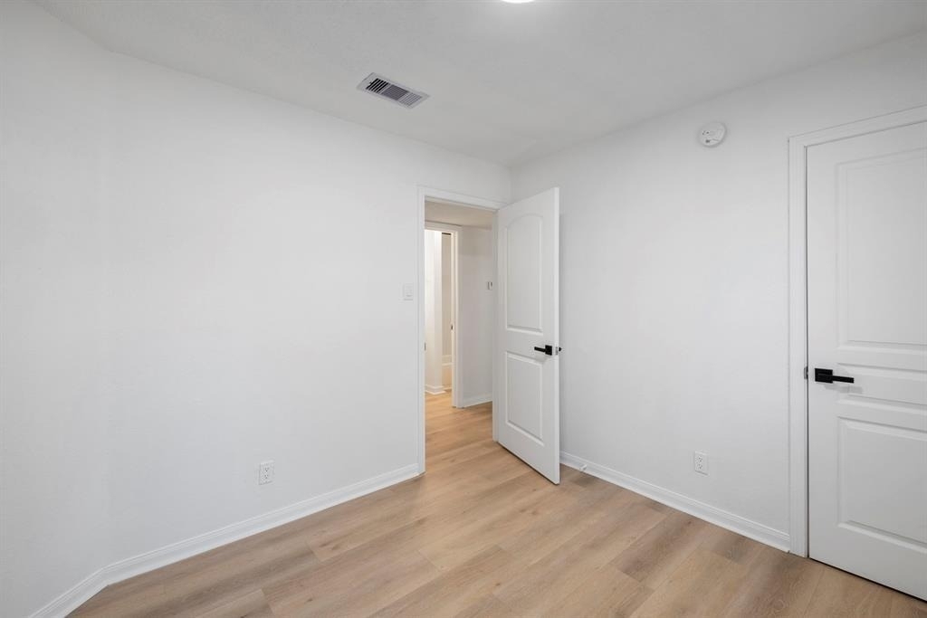700 Lyle W Avenue - Photo 0