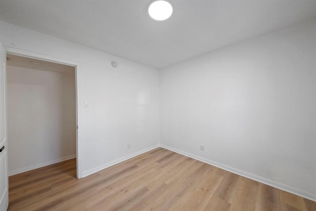 700 Lyle W Avenue - Photo 2