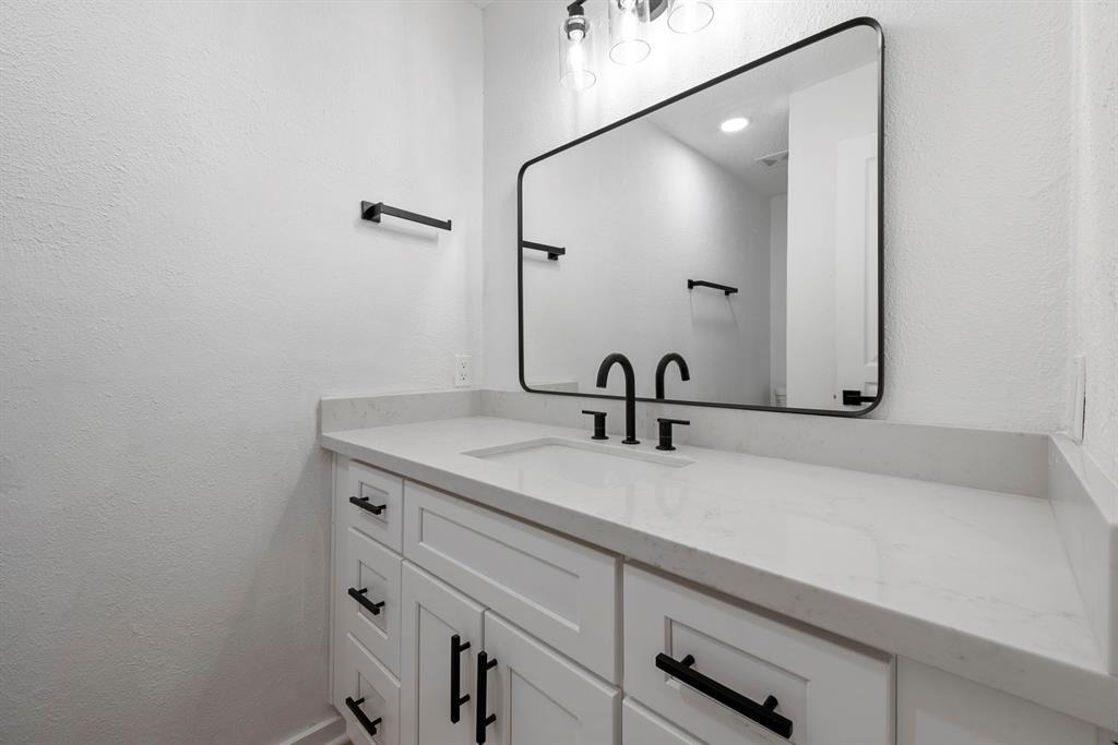 700 Lyle W Avenue - Photo 8