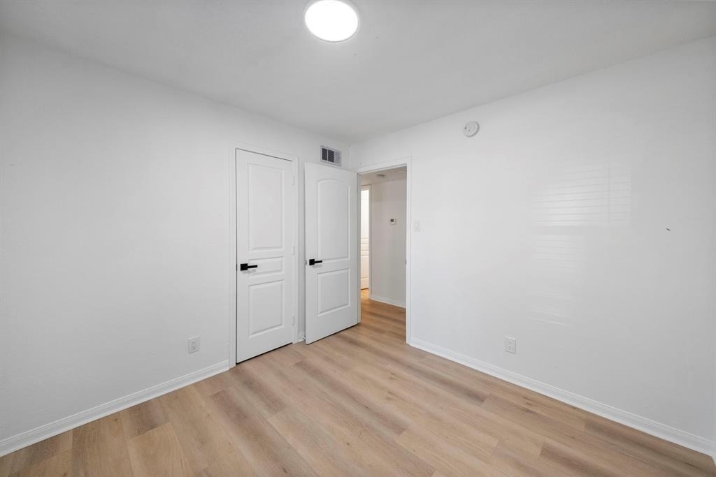 700 Lyle W Avenue - Photo 3