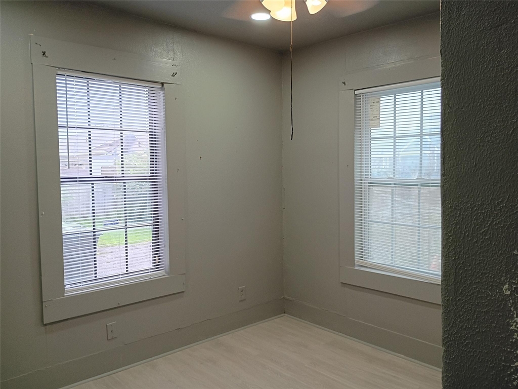 7815 Dayton Street - Photo 16