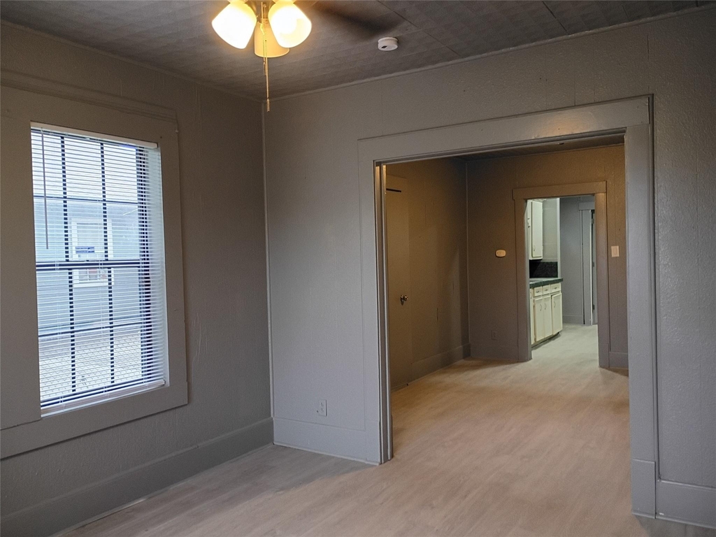 7815 Dayton Street - Photo 6