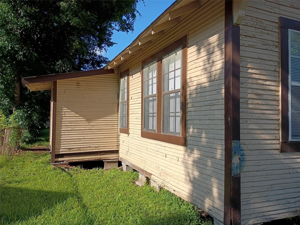 7815 Dayton Street - Photo 2