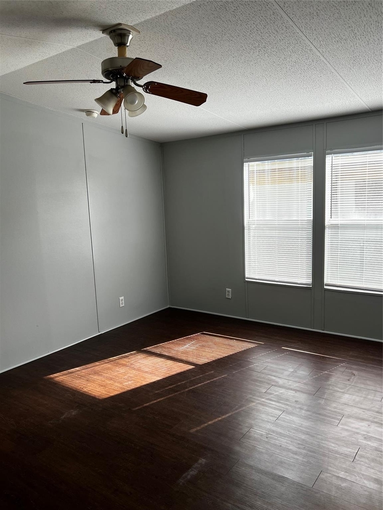 3902 Marzia Avenue - Photo 12