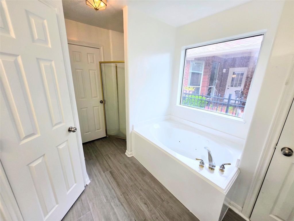4018 Crystal Lake Circle N - Photo 23