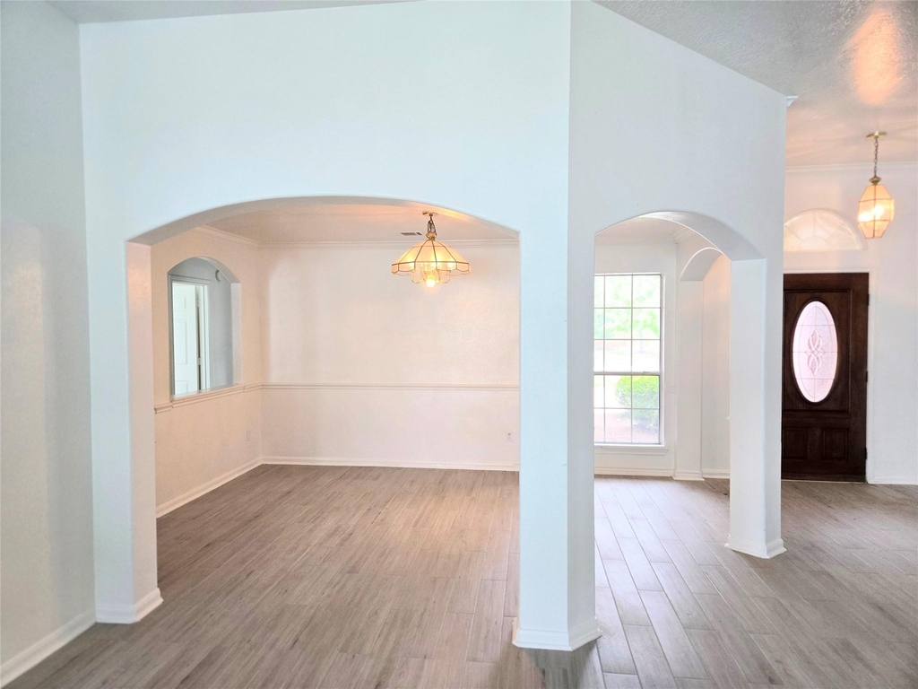 4018 Crystal Lake Circle N - Photo 6