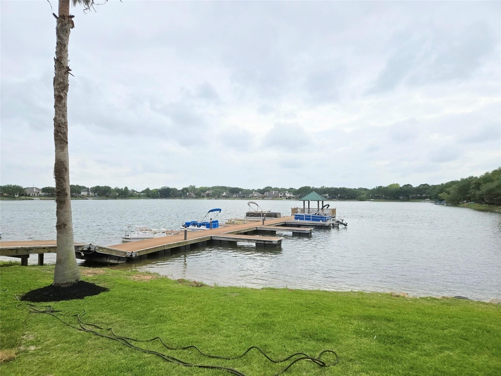 4018 Crystal Lake Circle N - Photo 38