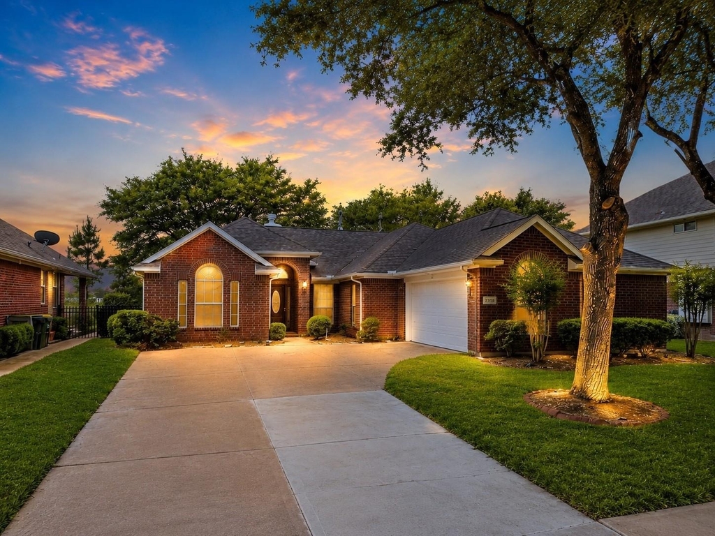 4018 Crystal Lake Circle N - Photo 1