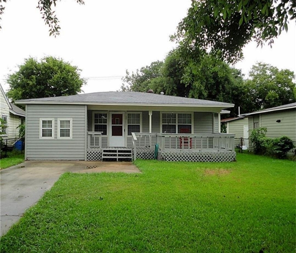 36 18th Avenue N - Photo 0