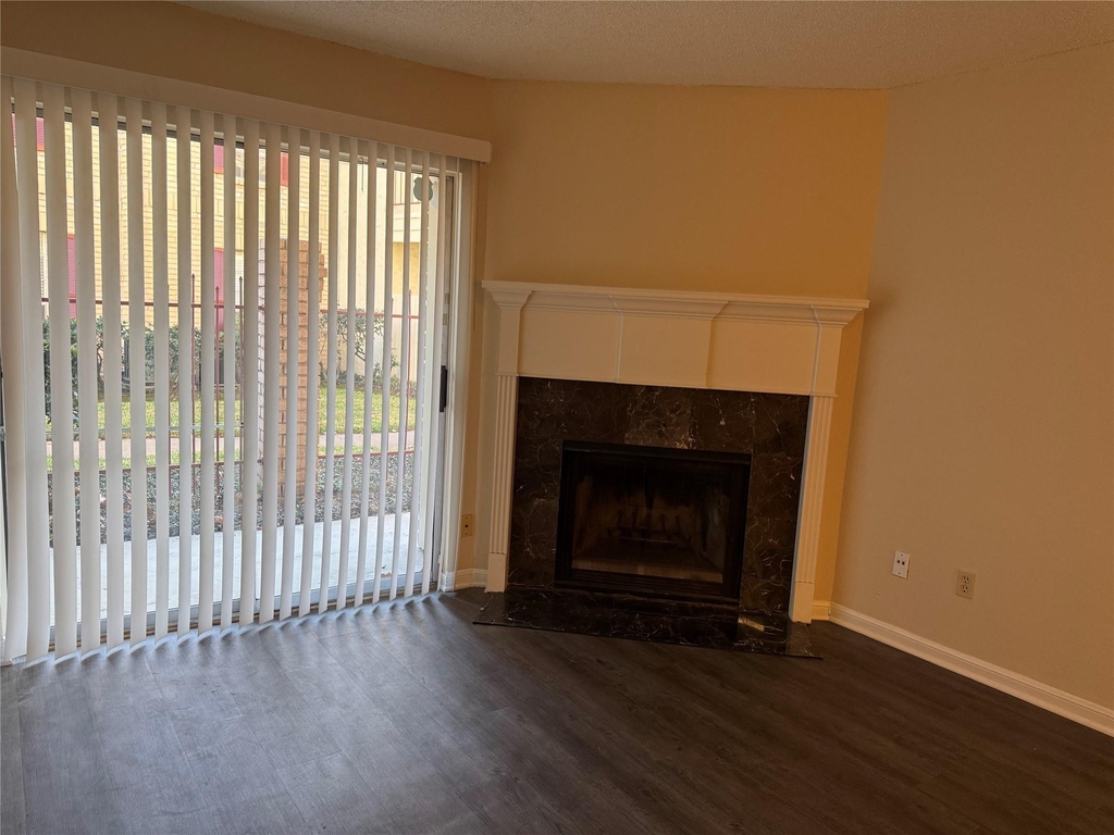 2120 El Paseo Street - Photo 3