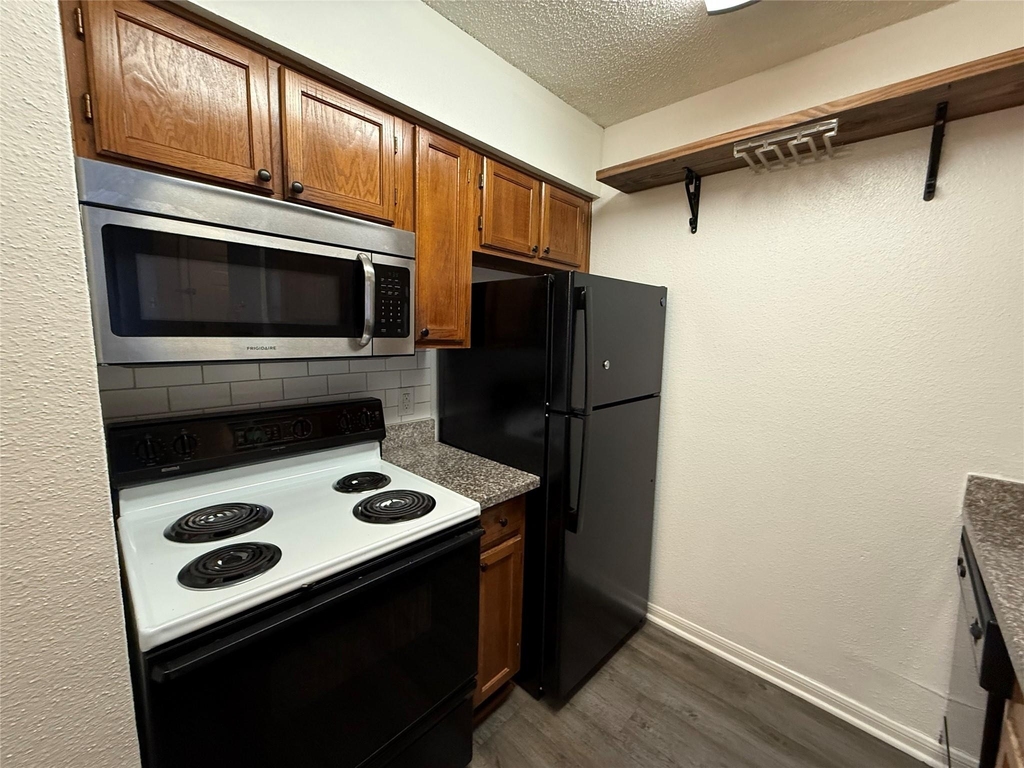 2120 El Paseo Street - Photo 9