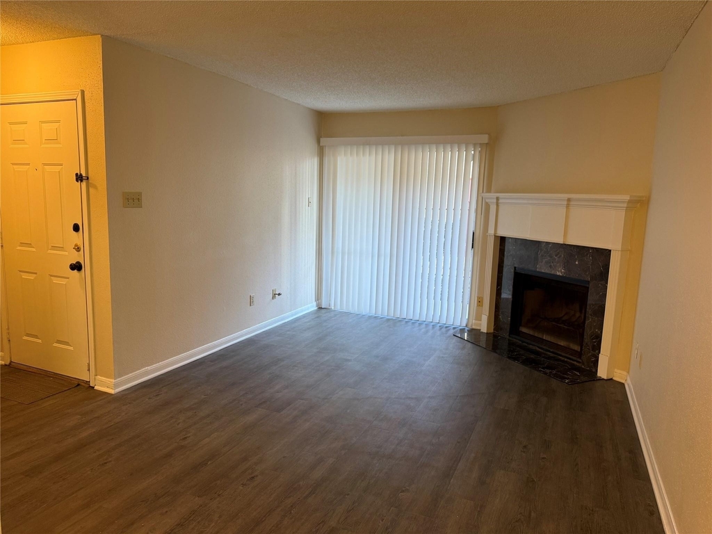 2120 El Paseo Street - Photo 0