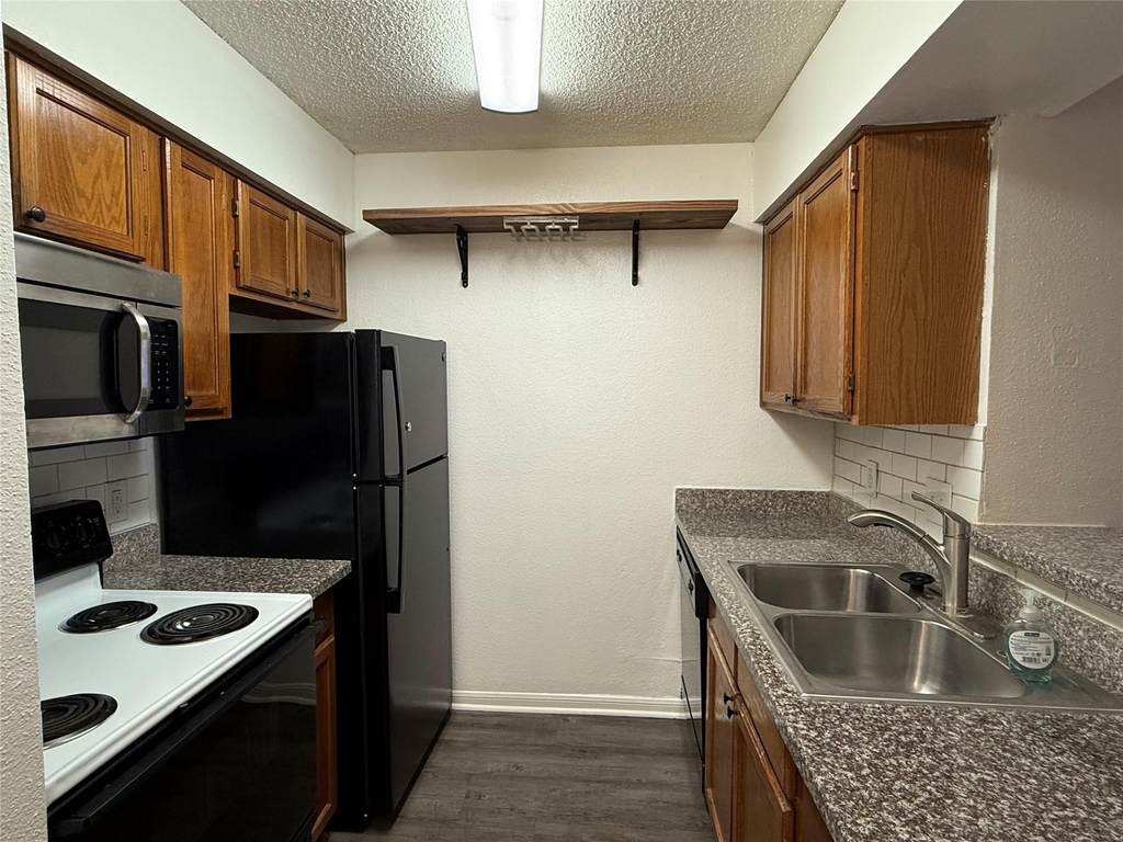 2120 El Paseo Street - Photo 8