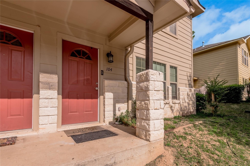 104 Yegua Circle - Photo 3
