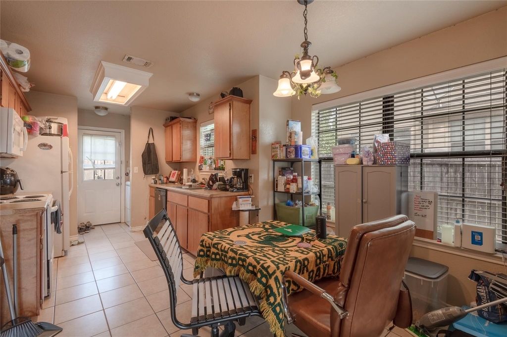 104 Yegua Circle - Photo 6
