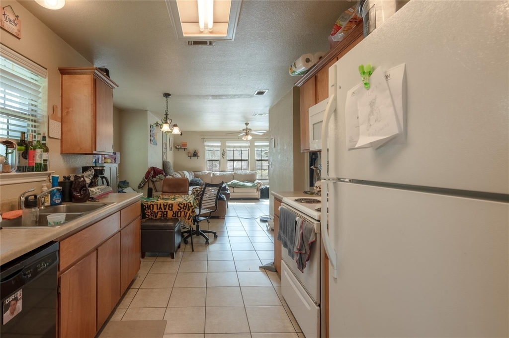 104 Yegua Circle - Photo 9