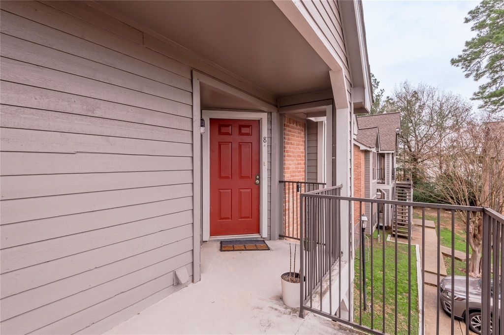 2402 Sycamore Avenue - Photo 4