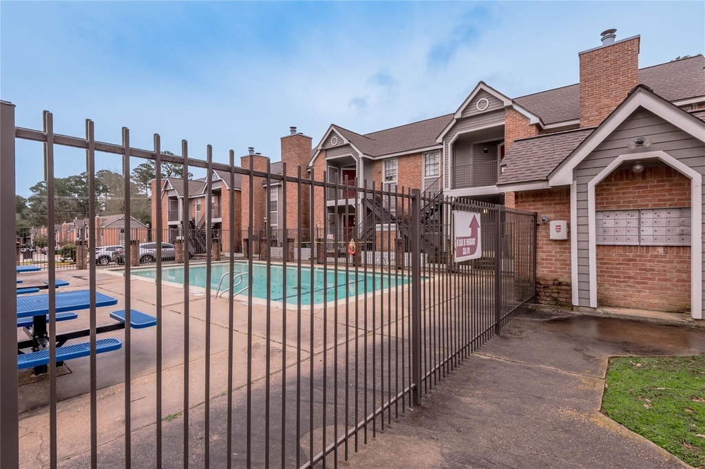 2402 Sycamore Avenue - Photo 17