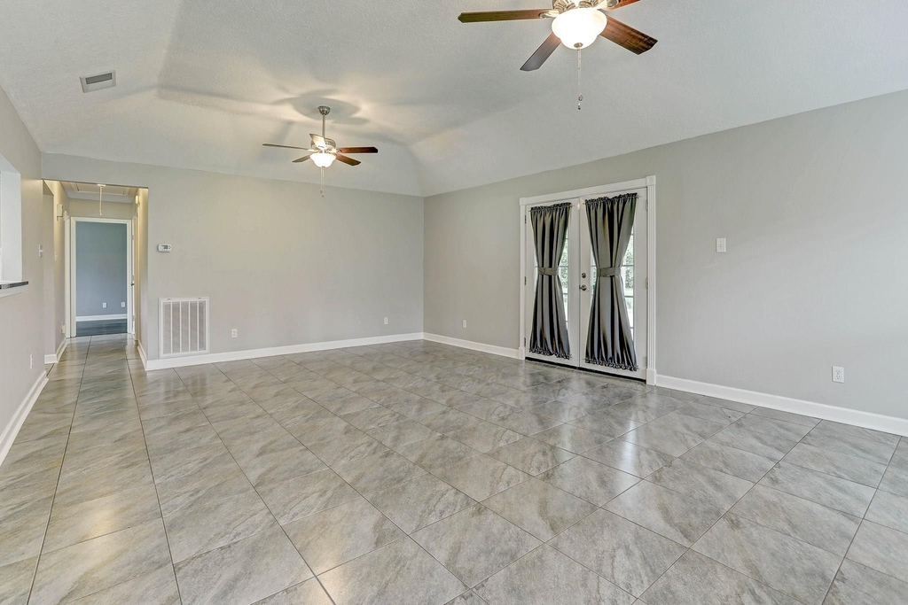 1211 Diablo Drive - Photo 4