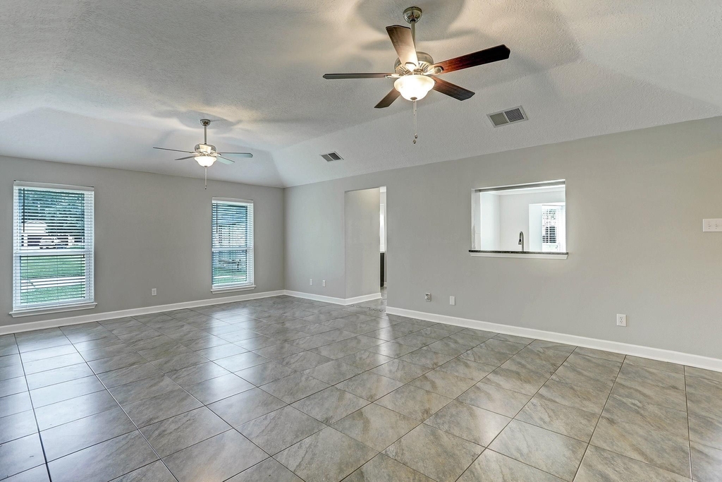 1211 Diablo Drive - Photo 2